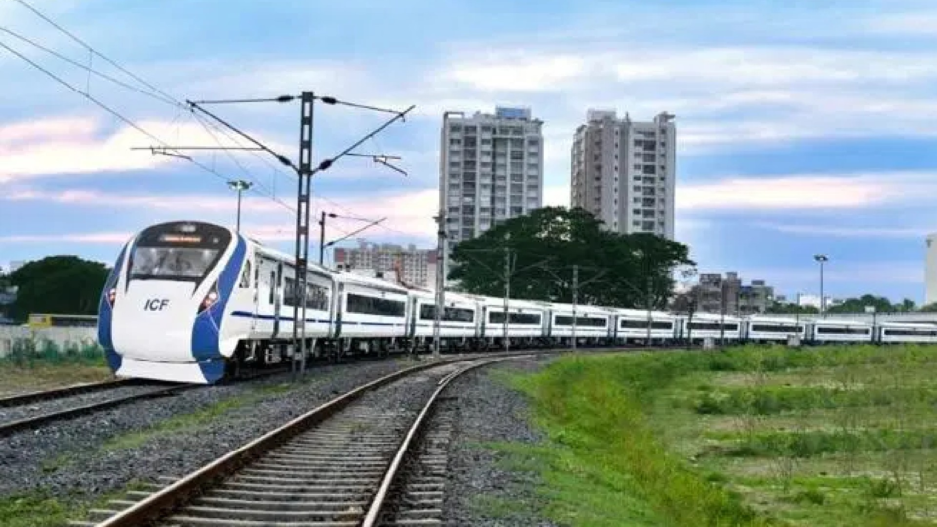 40 New Vande Bharat Trains Linking 40 Cities Will Be Introduced In The 40 New Vande Bharat Trains Linking 40 Cities Will Be Introduced In The